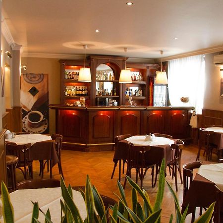 Hotel Iskra Rzeszów Eksteriør billede