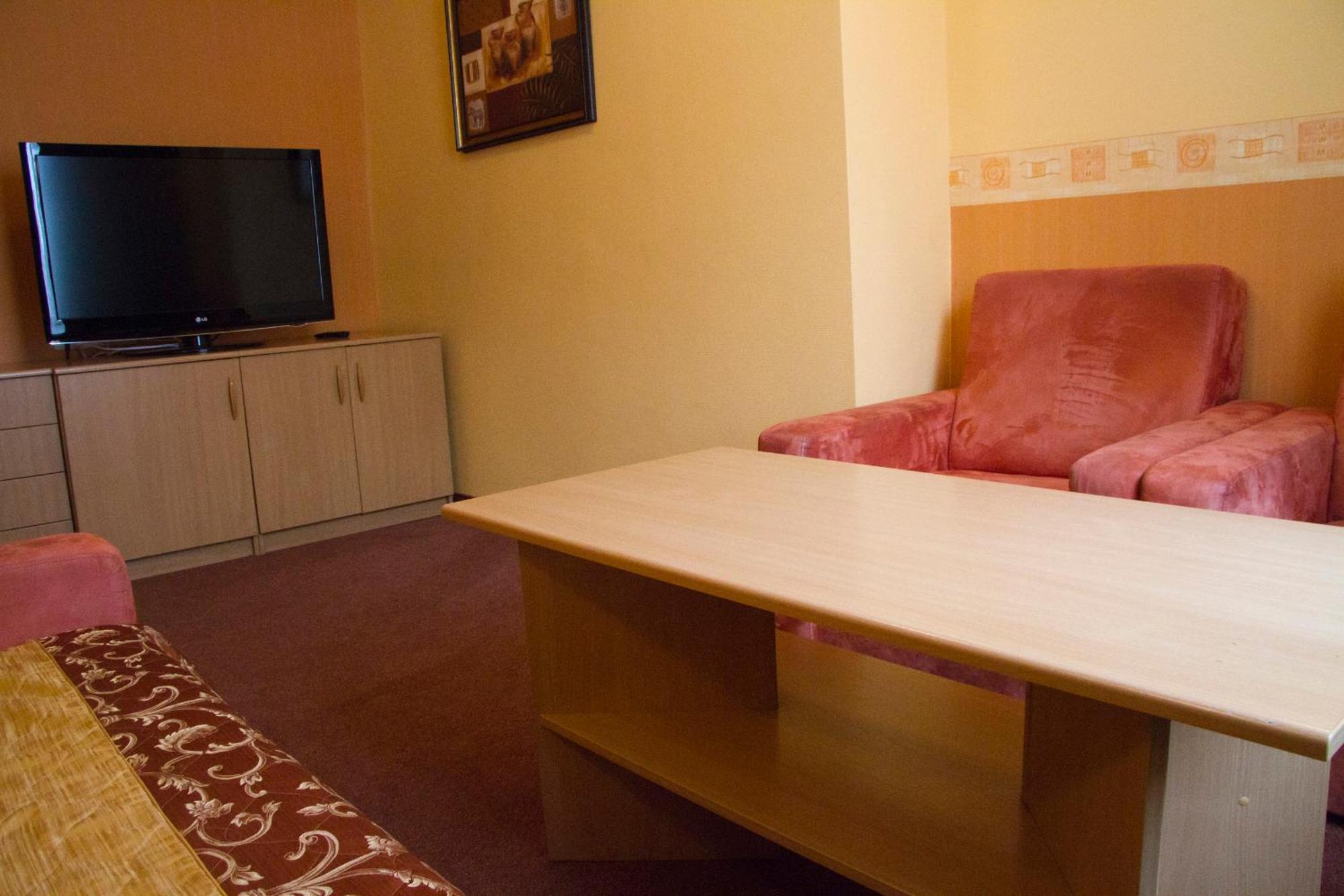 Hotel Iskra Rzeszów Eksteriør billede