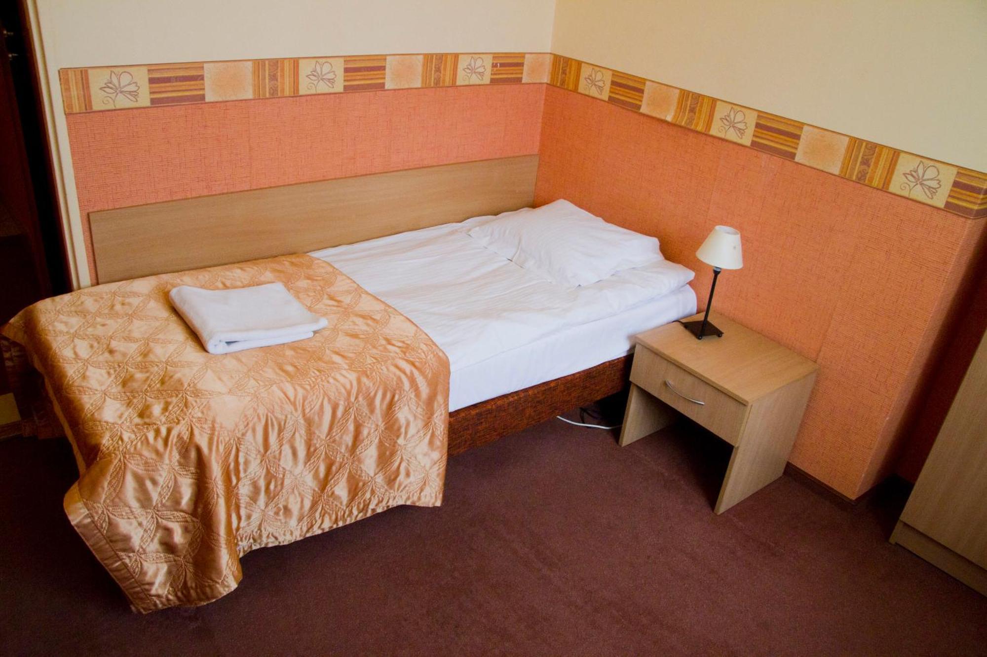 Hotel Iskra Rzeszów Eksteriør billede
