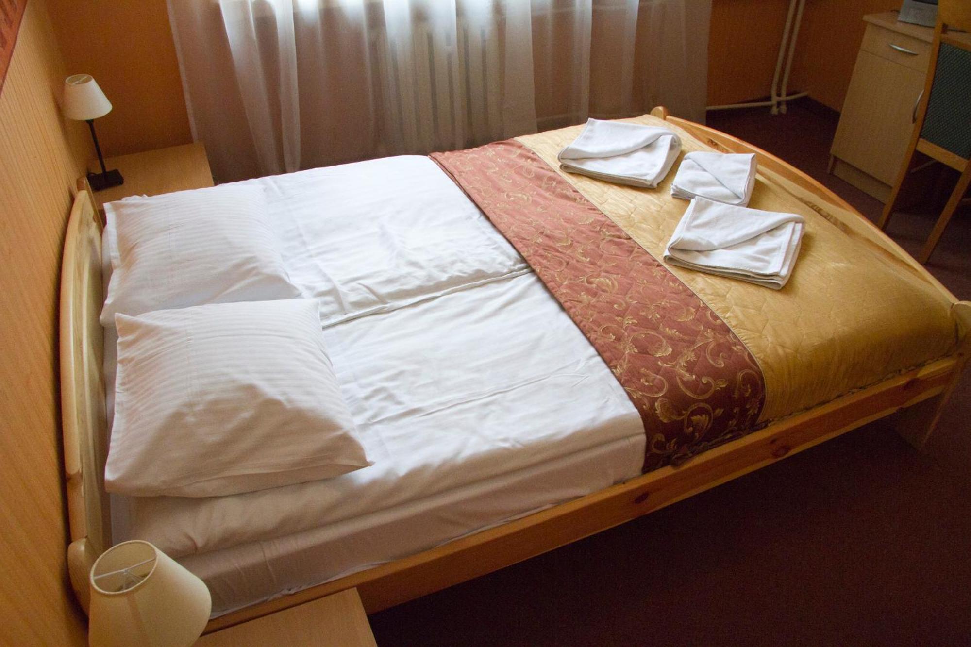 Hotel Iskra Rzeszów Eksteriør billede