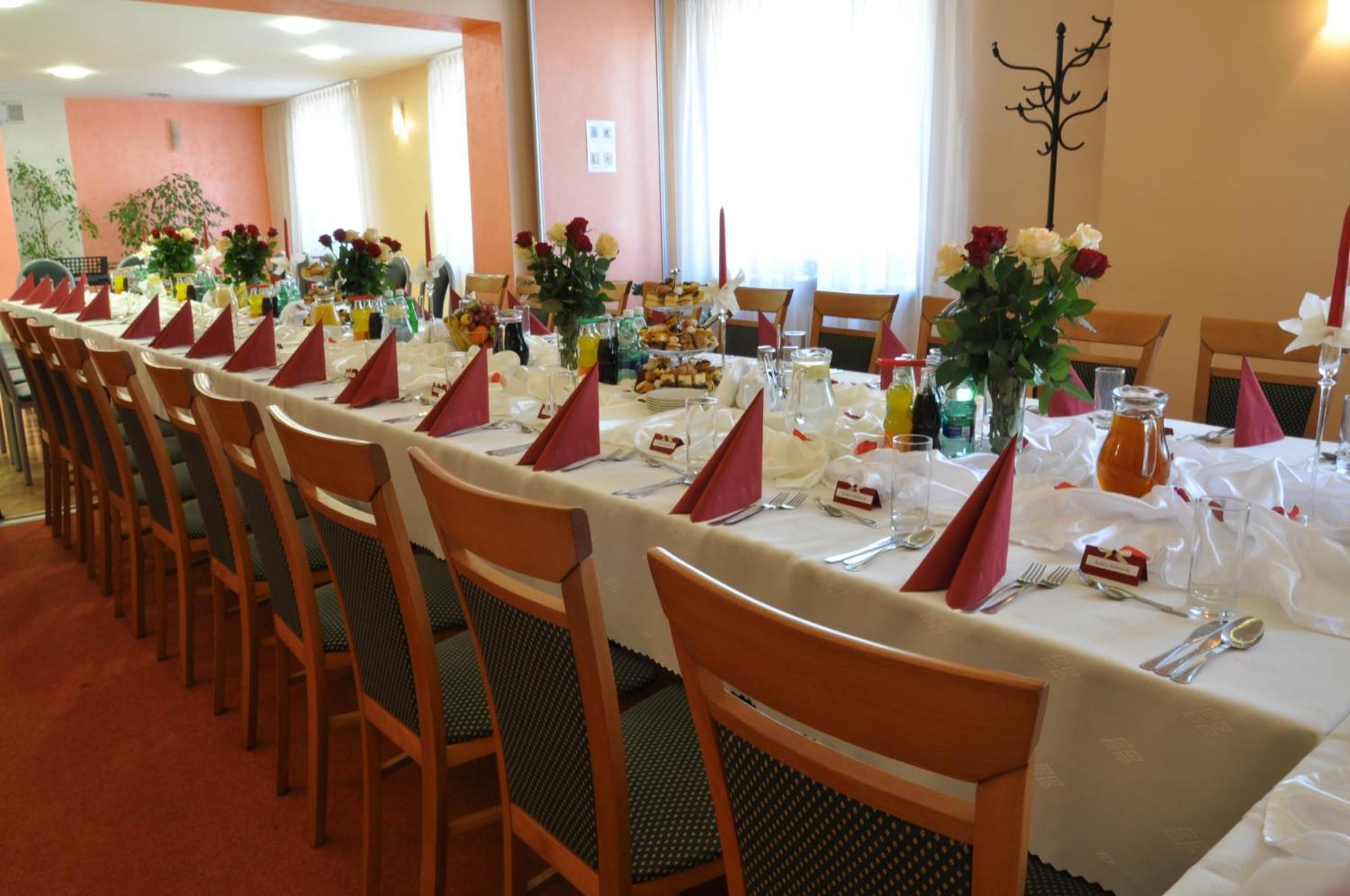 Hotel Iskra Rzeszów Eksteriør billede