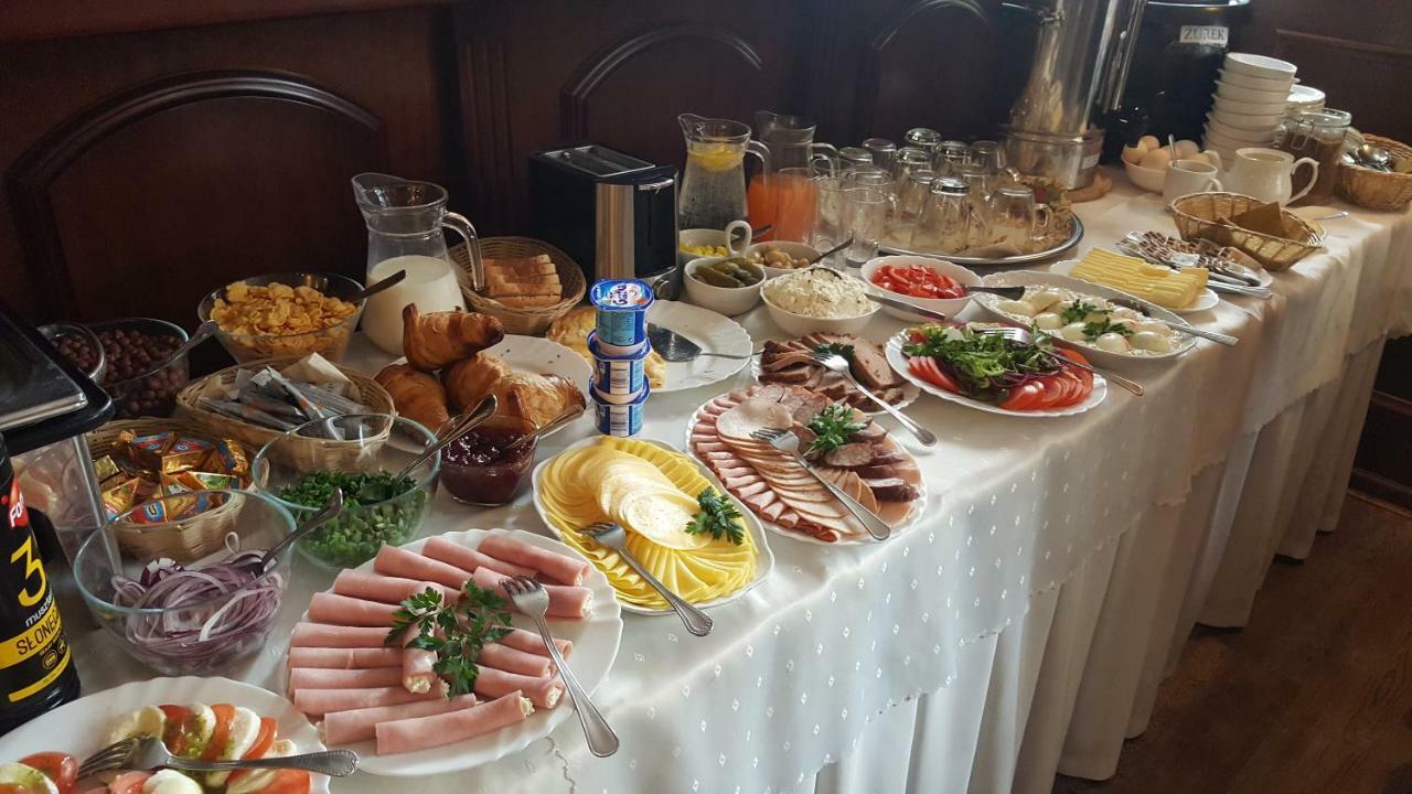 Hotel Iskra Rzeszów Eksteriør billede